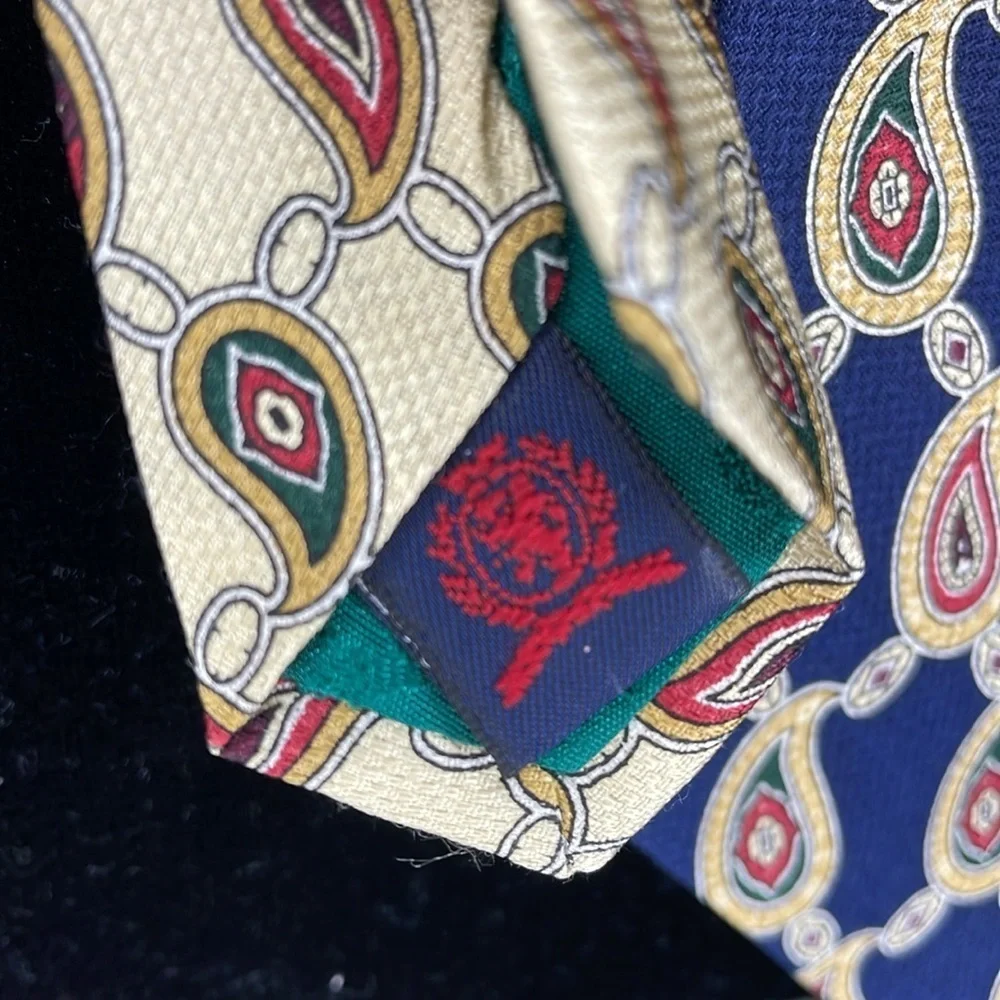 Tommy Hilfiger Italian Silk Navy Paisley Print USA Made Tie